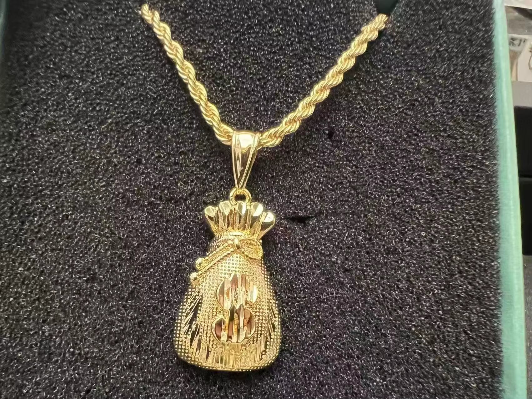 Customized 18K Gold Plated Money Bag Charm Pendant Necklace for Men Lucky Dollar Sign Jewelry Trendy Gold Pendant Necklace