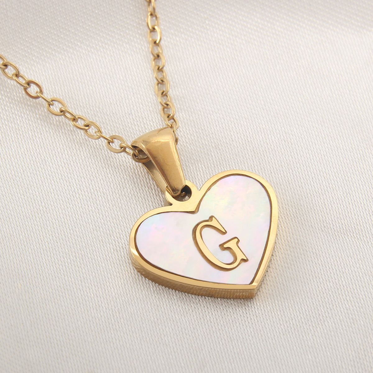 26 Letter Heart-shaped Necklace White Shell Love Clavicle Chain Fashion Necklace For Women Jewelry Valentine's Day