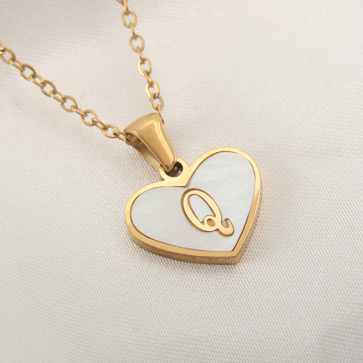 26 Letter Heart-shaped Necklace White Shell Love Clavicle Chain Fashion Necklace For Women Jewelry Valentine's Day